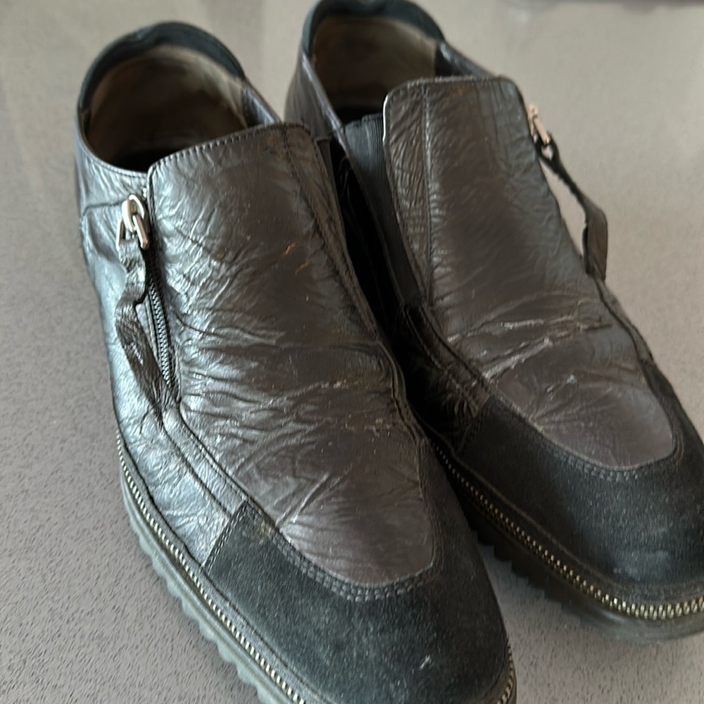 Paciotti men’s size 8.5 black crackle leather slip on